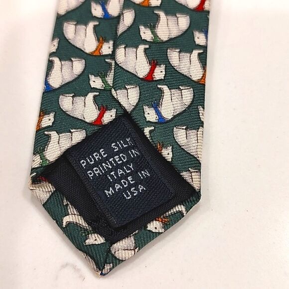 Brooks Brothers Green Silk Polar Bear Print Men's Necktie - Picture 3 of 8